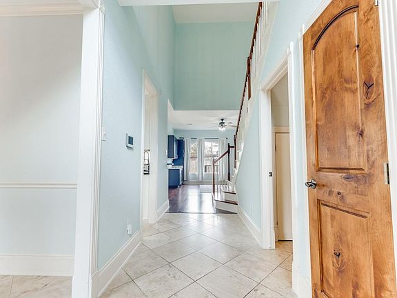 5th image of 2811 Princeton St