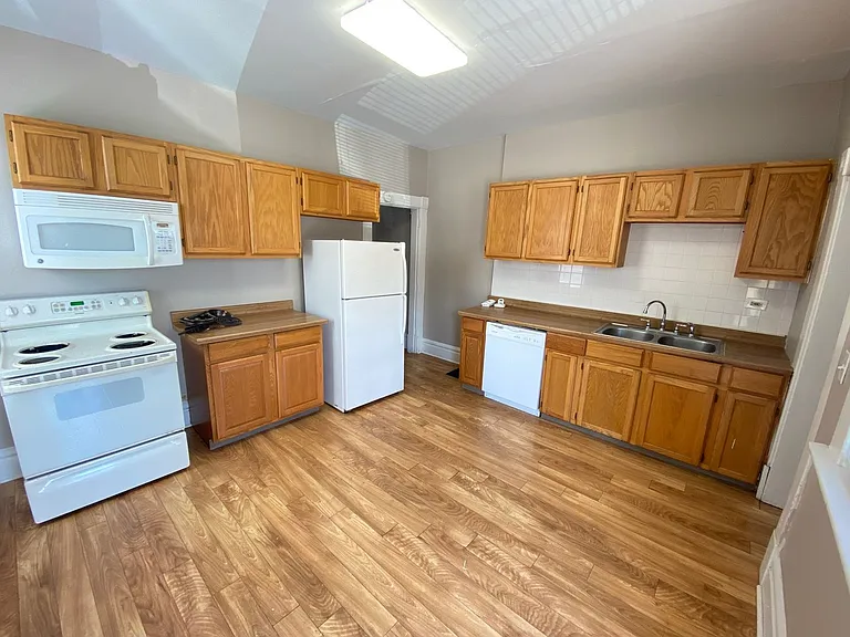 Hunter Ave 1444-1446 MLR (LH2) — Photo 14