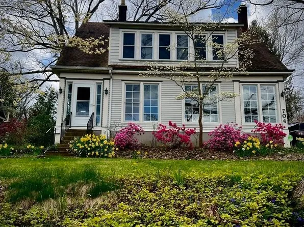 704 Chestnut St, Meadville, PA 16335