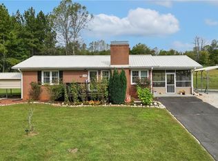 374 Tom Cook Rd, Mount Airy, NC 27030