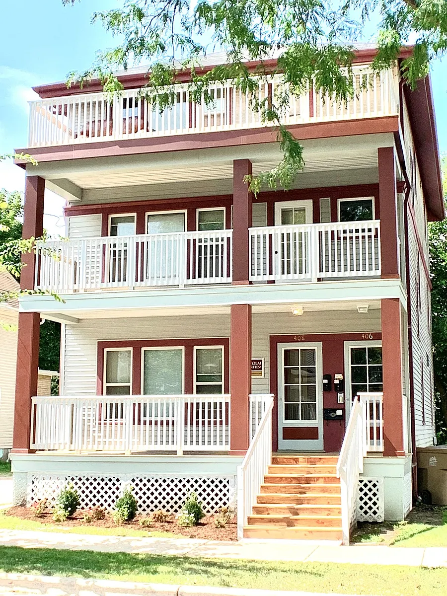 Building Photo - 408 S Mills St