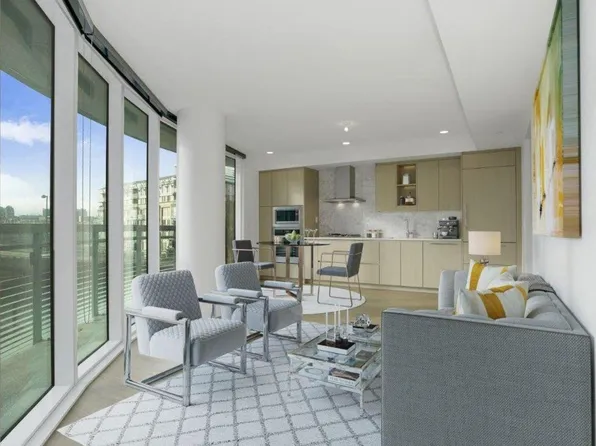 87 Nelson St #584, Vancouver, BC V6Z 0E7