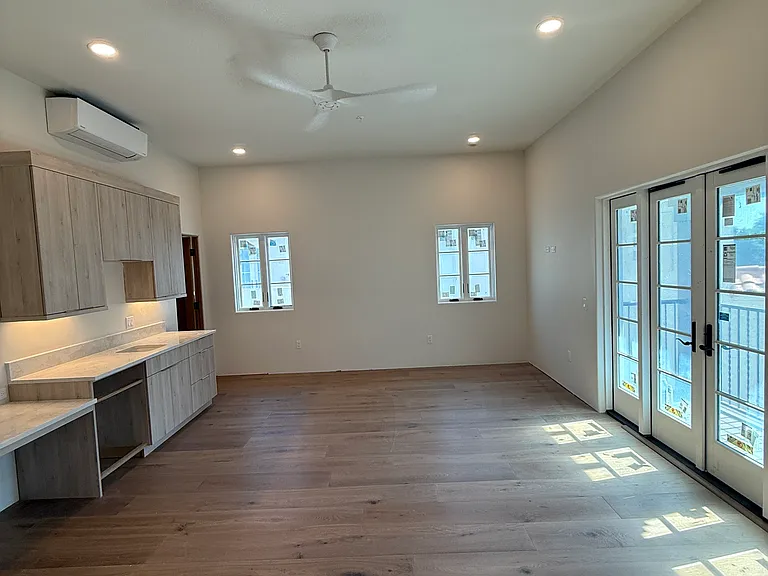 301 W Comstock Ave #1A — Photo 17