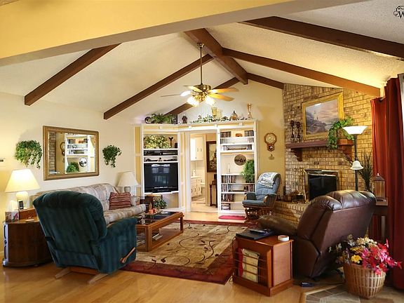 4th image of 1723 Meadowcliff Dr