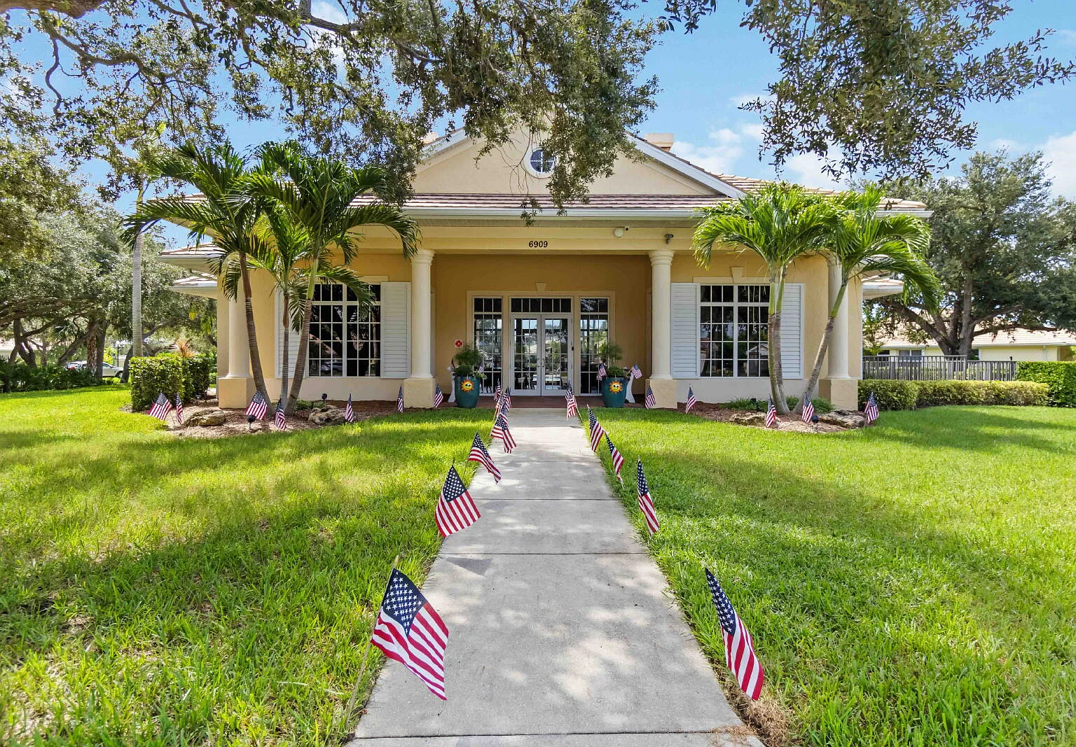 4 bed, 3.0 bath, 2632 sqft, $2,600 — Photo 4