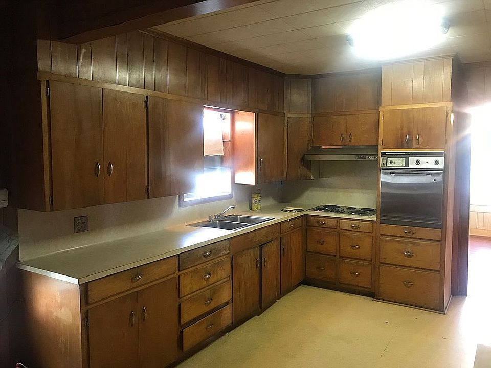 1st image of 1304 E Stayton Ave