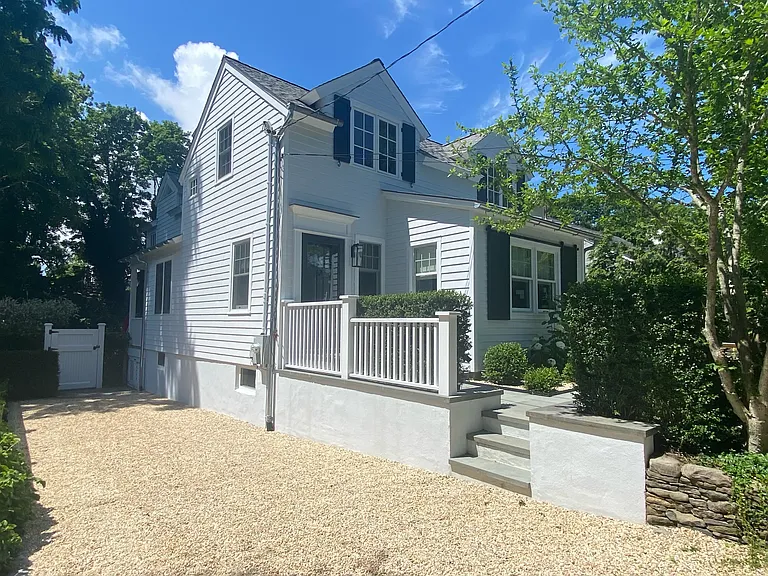 32 Franklin Ave — Photo 21