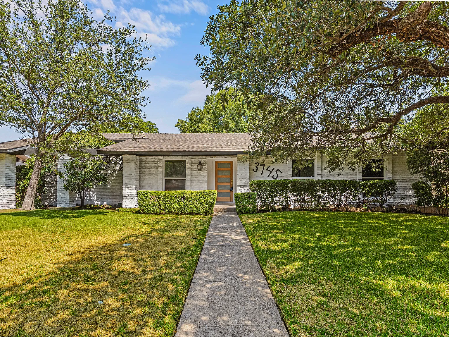 4 bed, 1885 sqft, $4,100 — Photo 1
