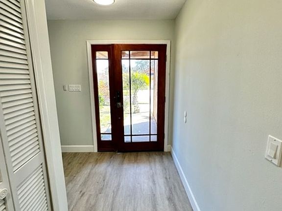 2nd image of 424 Bridle Path