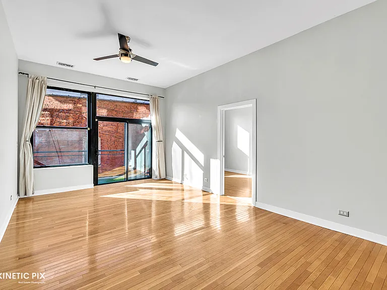 1 S Leavitt St #209 — Photo 11