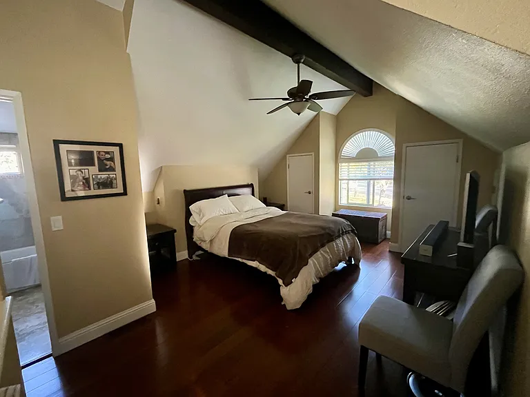 2744 Lakeview Dr — Photo 10
