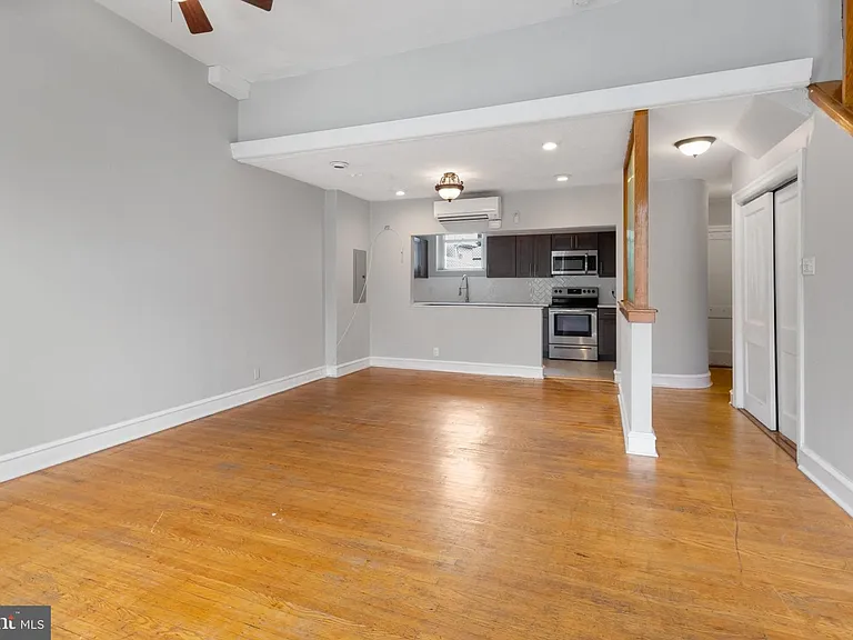 707 W Girard Ave #2F — Photo 9