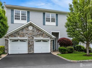 29 Hanna Ln, Laurence Harbor, NJ 08879
