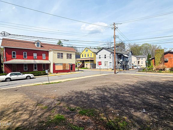 3rd image of 163 Willow St #167