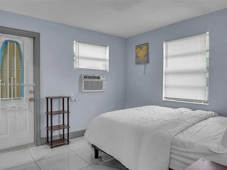 6036 Polk St #1 — Photo 4