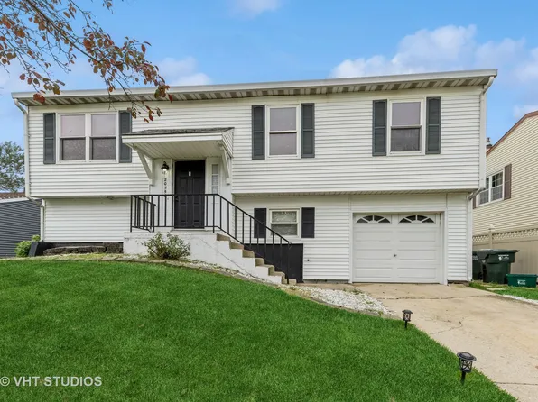 20558 S Graceland Ln, Frankfort, IL 60423