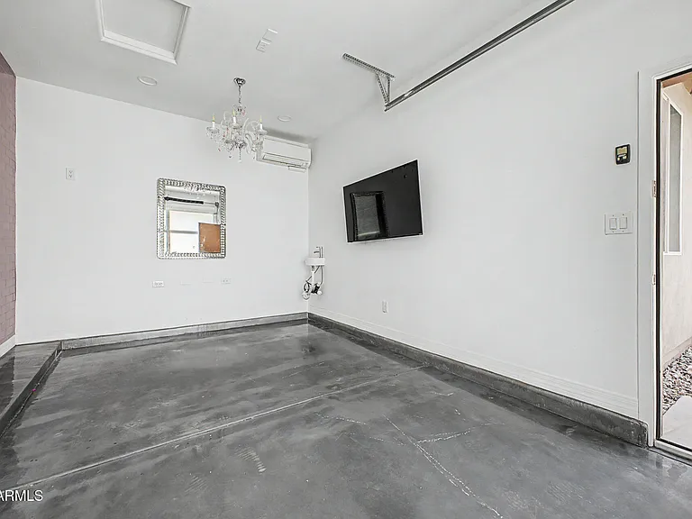 15912 W Sierra St — Photo 36