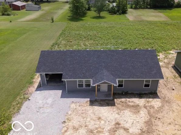 633 E Walnut St, Crothersville, IN 47229