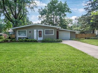 80 Circle Dr E, Montgomery, IL