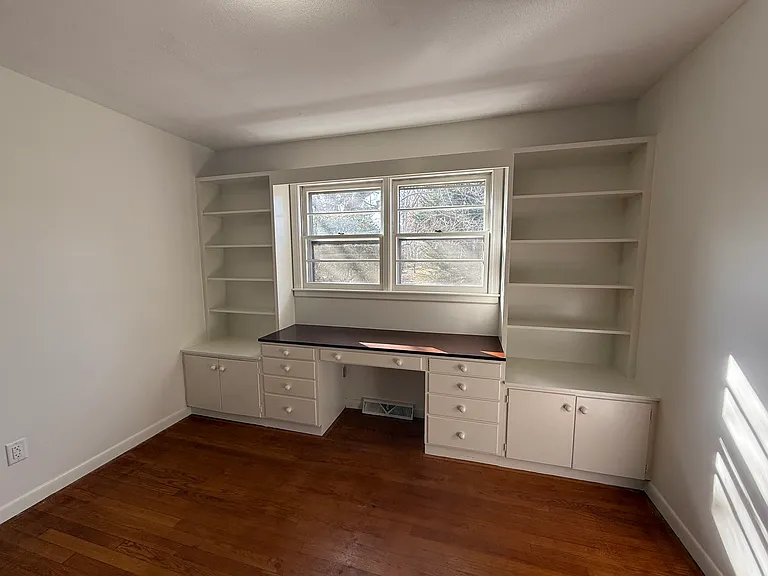 Built-ins in Bedroom/Office