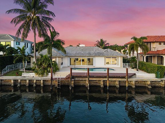 3rd image of 872 Lilac Drive