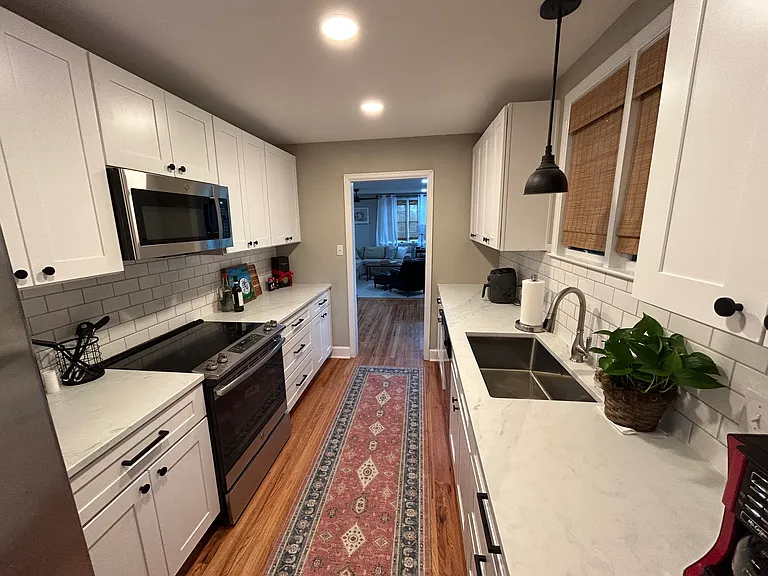 2910 Henry St — Photo 7
