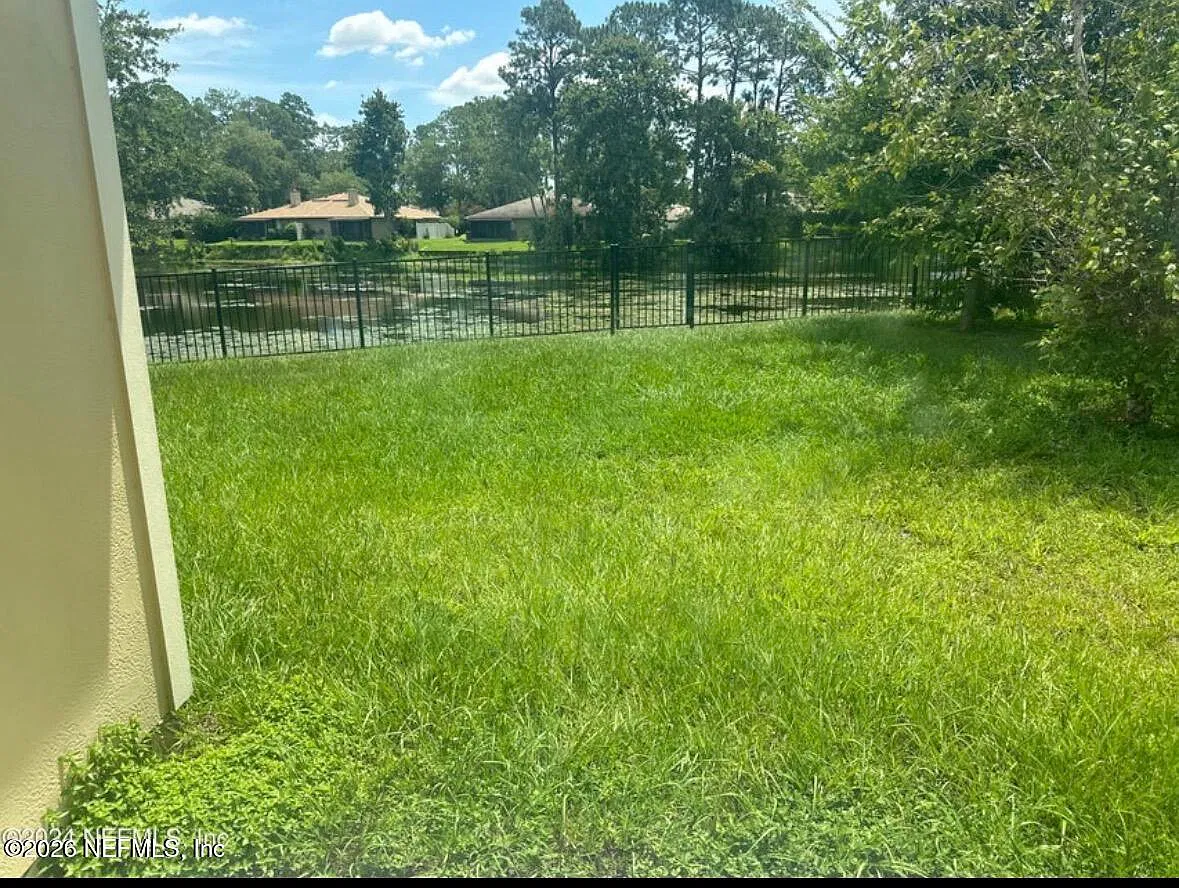 3 bed, 2.0 bath, 1420 sqft, $2,095 — Photo 4