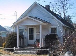 16 Weeks Ave, Central Islip, NY 11722