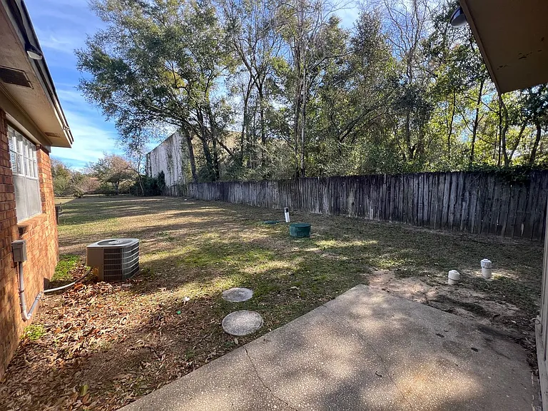 405 Schubert Dr #C — Photo 13