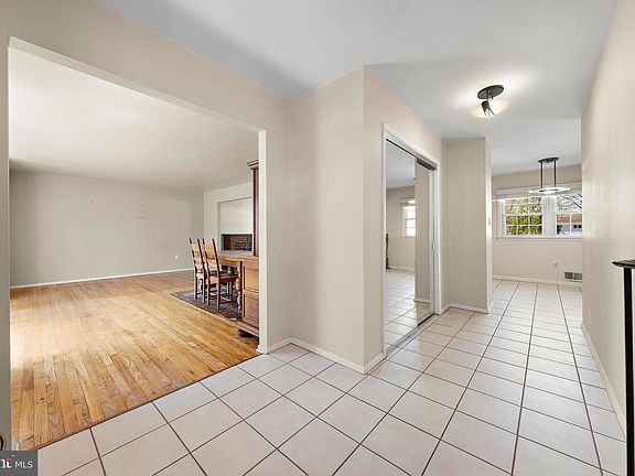 4th image of 20 Beechcroft Dr