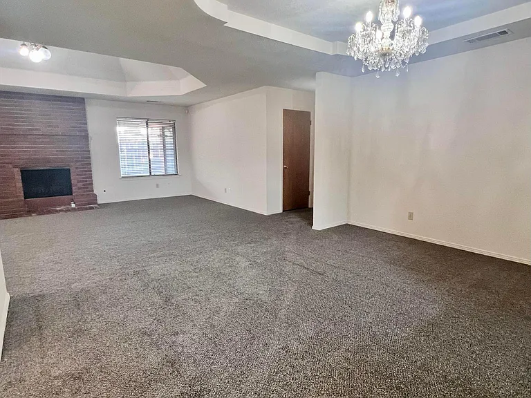 4830 E Indianapolis Ave — Photo 5