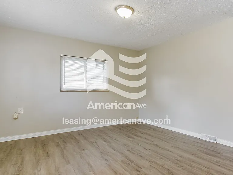 185730_004_wm_-_living_room_13100656.jpg