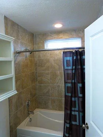 Rear BR bath