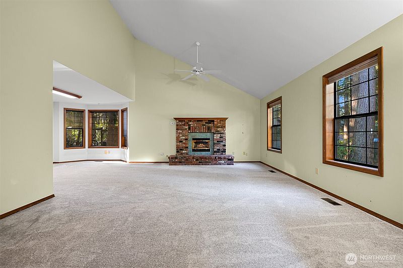 3rd image of 619 Canyon View Drive