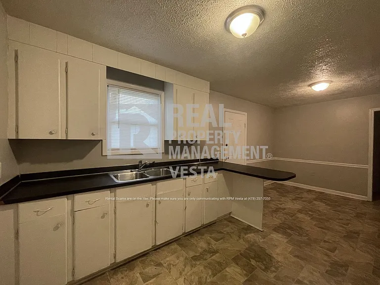 106 Hazel Dr — Photo 4