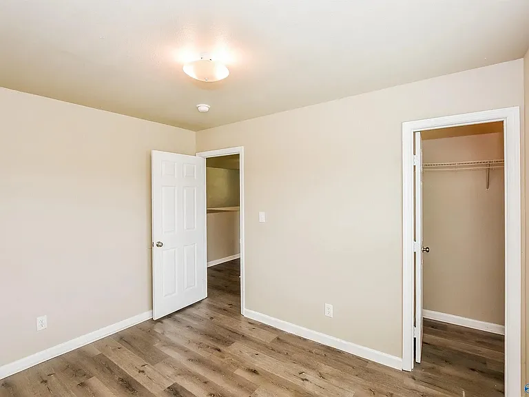 129 Farmington Dr — Photo 10