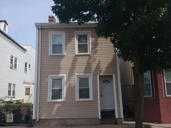 586 E 3rd St, South Boston, MA 02127
