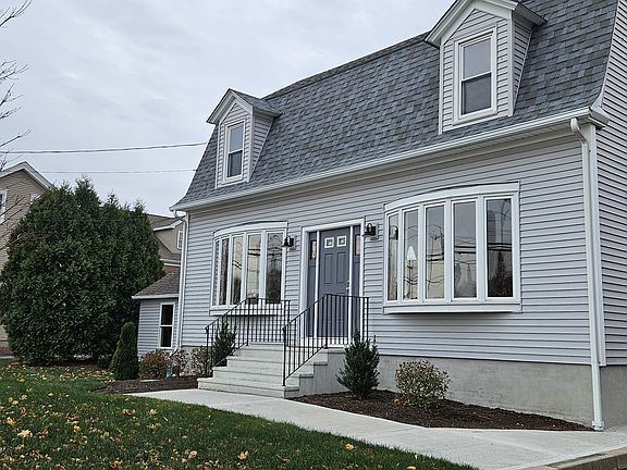 3rd image of 606 Putnam Pike #A