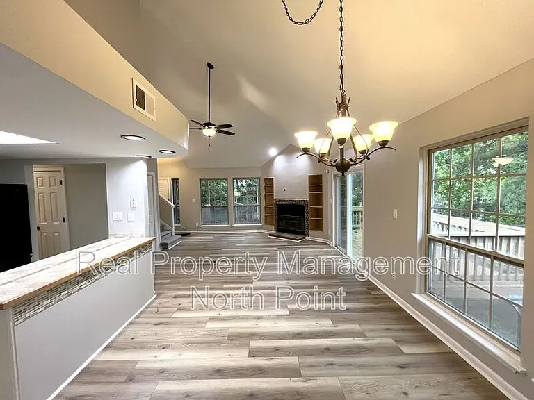 3030 Steeplechase Dr — Photo 8