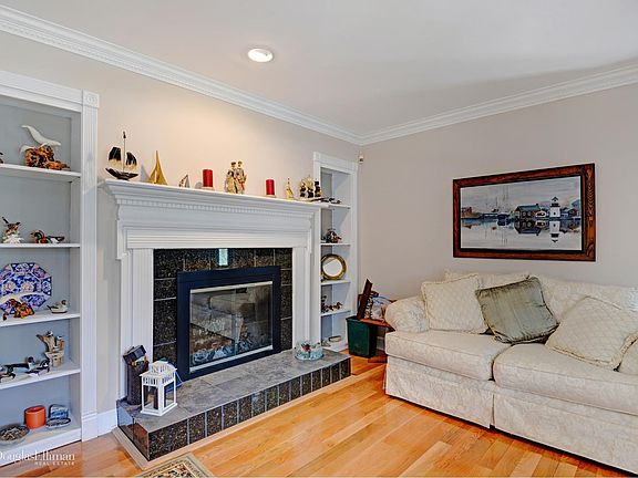 5th image of 1585 Long Creek Dr