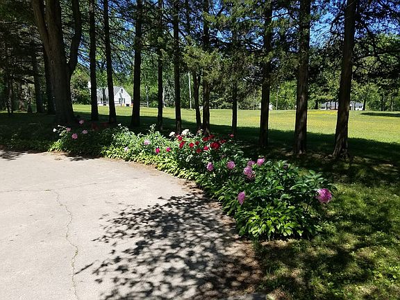 4th image of 23 Parkway Dr
