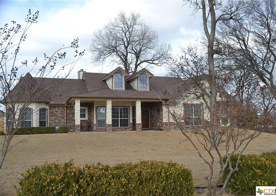 2nd image of 215 Coleton Dr