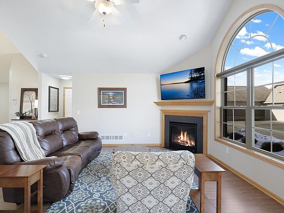 4th image of 24027 Rivers Edge Rd