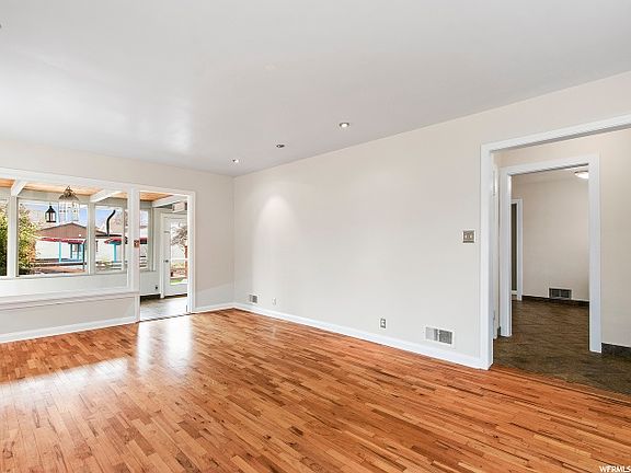 3rd image of 2078 E Keller Ln