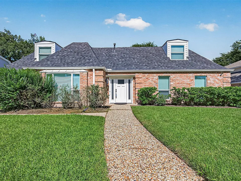 919 Longview Dr
