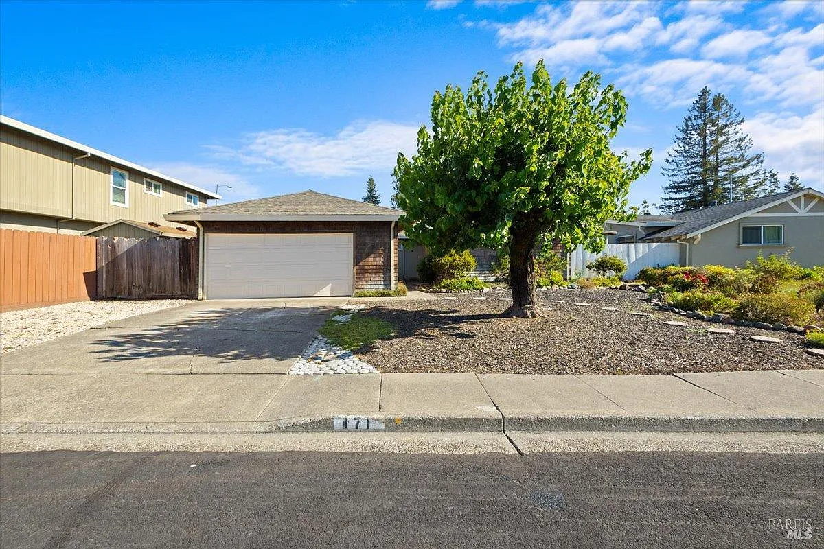 171 Alma Avenue - Photo 1