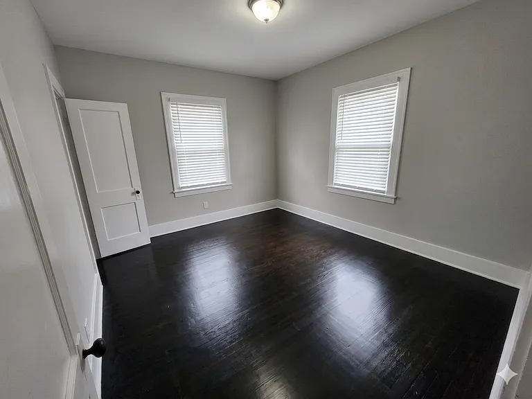 3915 Spence St — Photo 6