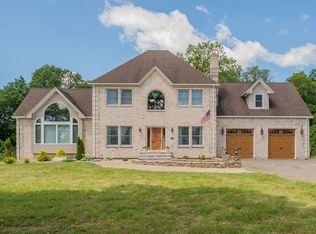 497 Snipatuit Rd, Rochester, MA 02770