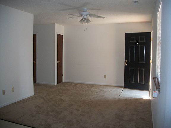 3rd image of 3170 Moseley Dr APT 2