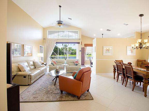 4th image of 1605 SE Shelburnie Way SE